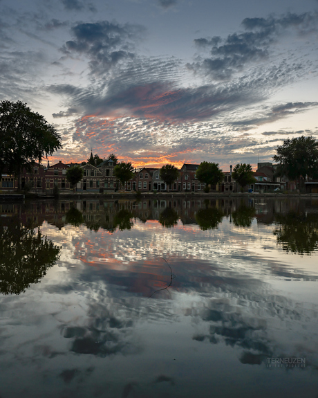 Kolk bij zonsondergang 