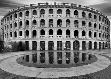 Plas aan de Plaza de toros