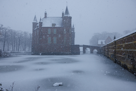 Kasteel Heeswijk in de sneeuw