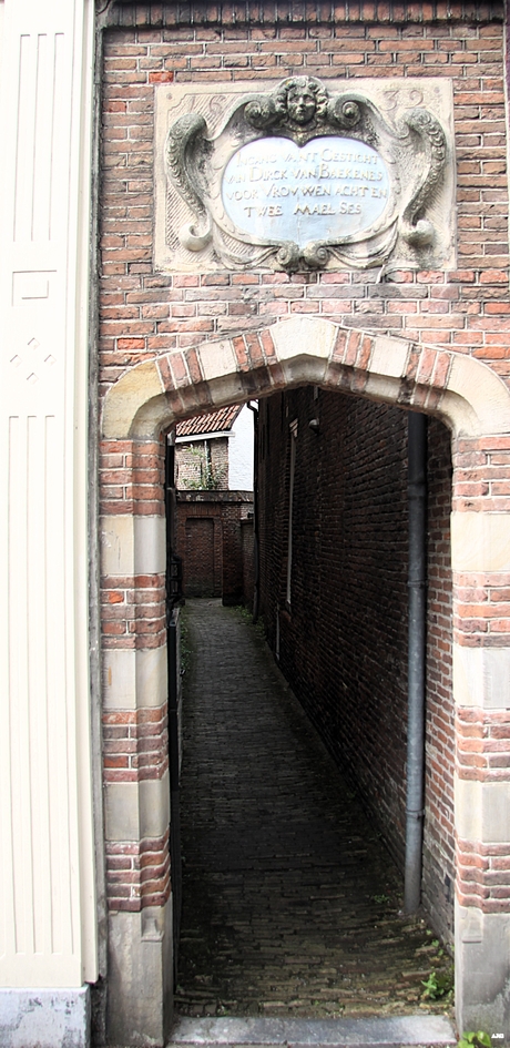 Ingang naar het hofje 