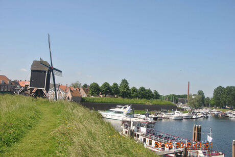 Aan het water bij Heusden