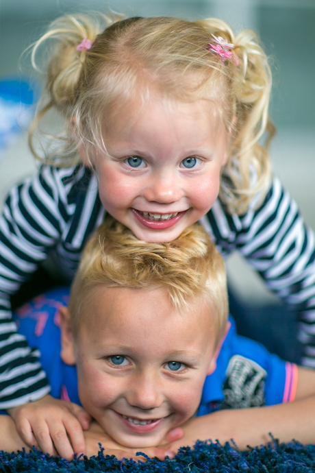 Broer & zus samen op de foto