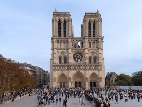 In de wachtrij voor de Notre Dame.