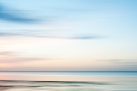 Rust aan zee in blauw
