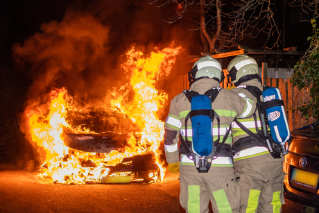 Auto in lichterlaaie