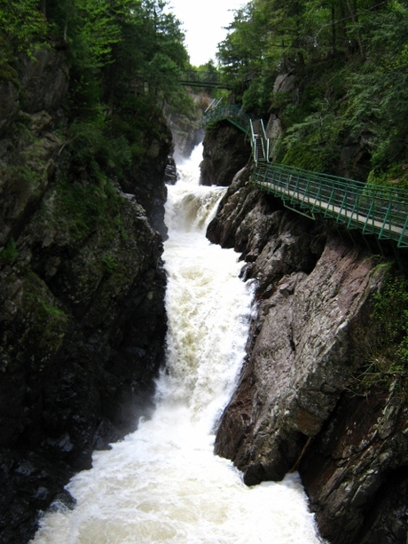 prachtige waterval in Amirka