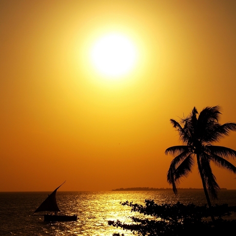 zonsondergang Stone Town op Zanzibar