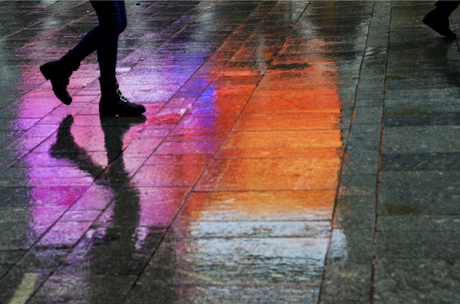 vrolijk in de nattigheid.