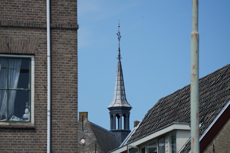 Doorkijkje op de dorpskerk Moordrecht
