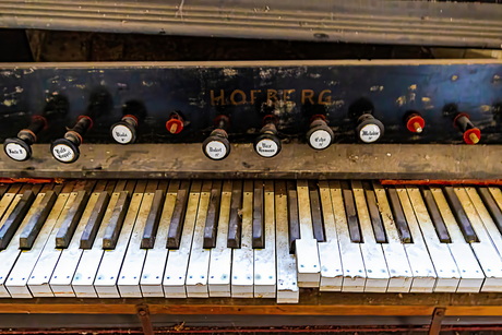 The old piano....2