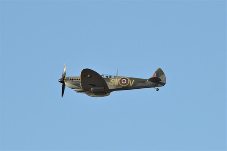 Spitfire T8885