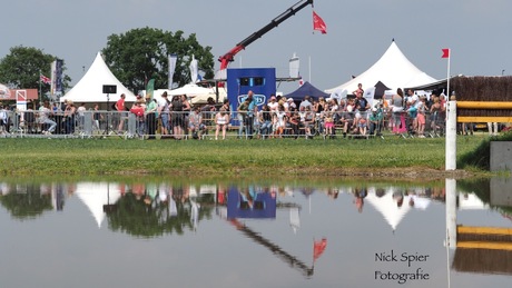 Spiegeling van het water