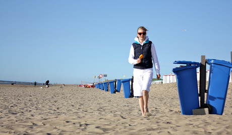 Houdt het strand schoon.