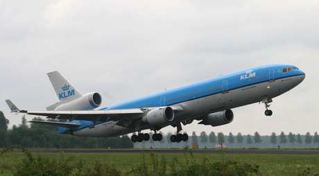 KLM MD-11