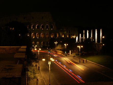 Coliseum in Rome bij nacht