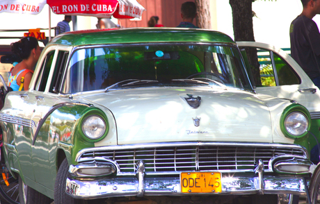 Old car inHolguin( Cuba)