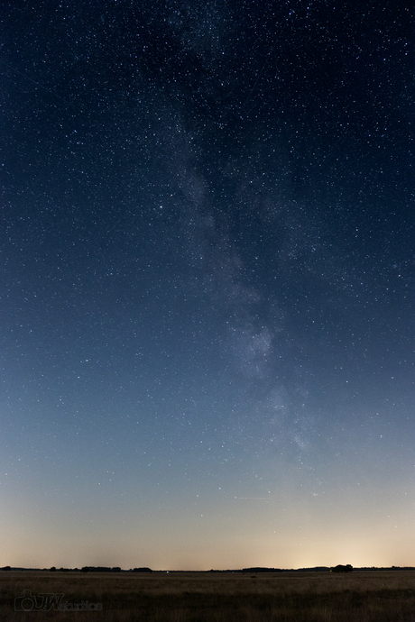 De Melkweg boven het Nationaal Park Dwingelderveld.