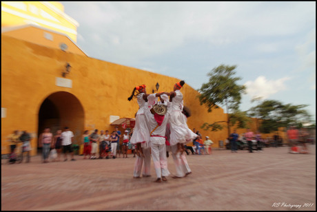 Cartagena dansers op het plein