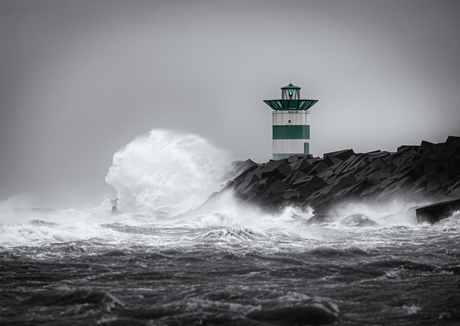 Storm Ciara bij Scheveningen Haven