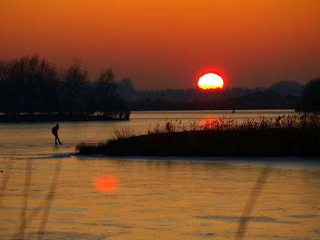 Zonsondergang boven Langebosch, Veendam