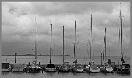 grijze dag in Volendam