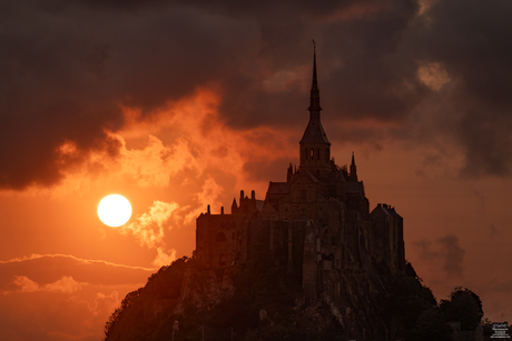 Sunrise at Mont de Saint Michel 