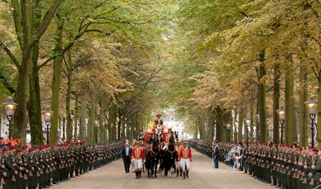 De gouden koets tijdens Prinsjesdag op het Lange Voorhout
