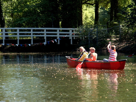 Varen op de parkvijver