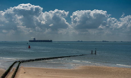 Monding van de Westerschelde bij Vlissingen - foto Jan Korebrits