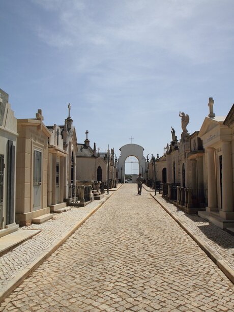 BEGRAAFPLAATS LOULE ALGARVE PORTUGAL