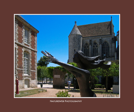 Chartres VI
