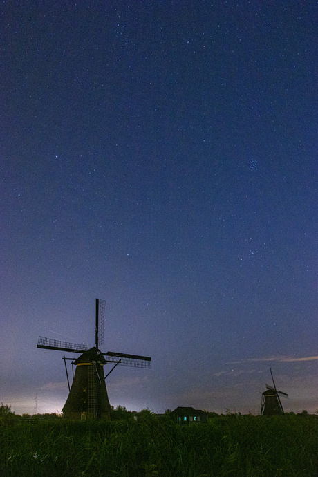 Kinderdijk bij nacht