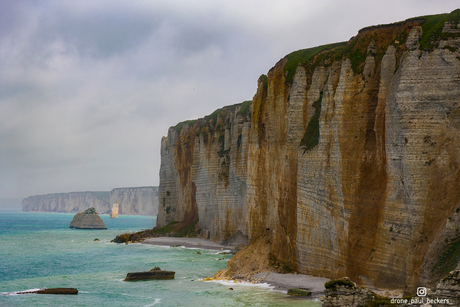ÉTRETAT Plaats: Normandië | Frankrijk  door Dronefotografie | Film: Paul Beckers