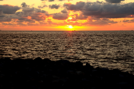 "Sunset" lauwersoog de waddenzee