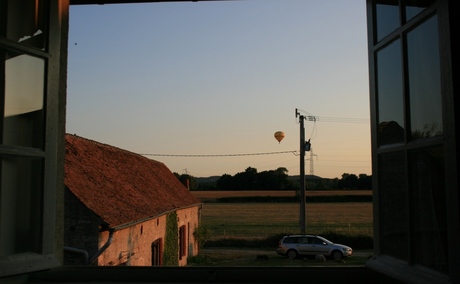 zomeravond vanuit slaapkamer