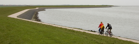 Langs de waddendijk