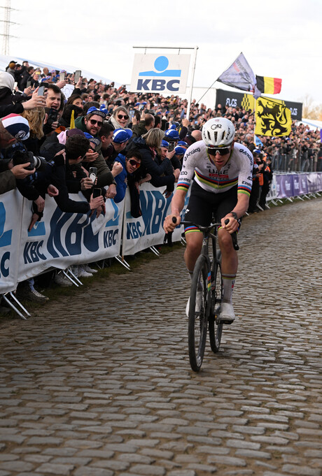 Oog in oog met de wereldtop: De 110de Ronde van Vlaanderen (2026) 02