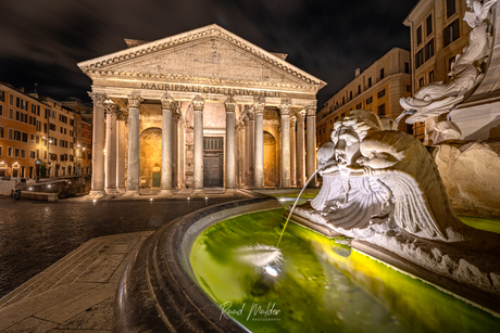 Pantheon in de nacht