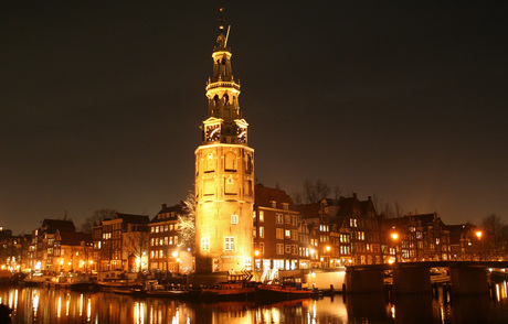 Montelbaanstoren bij avond