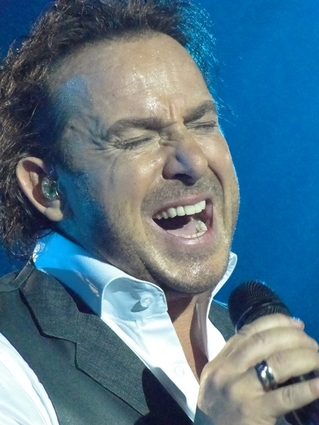 Marco Borsato tijdens het 3Dimensies concert, 11-5-2011.