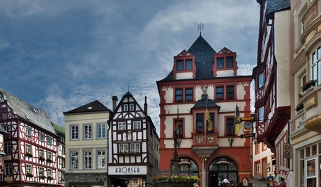 Het historische marktplein van BernKastel, foto 1.