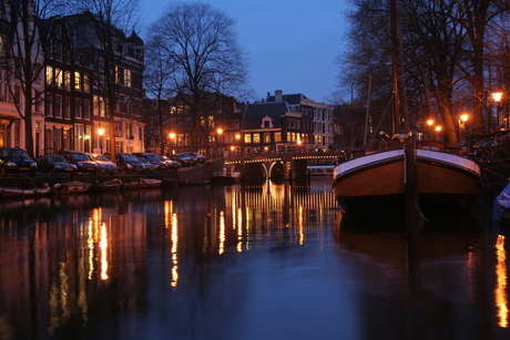 Amsterdam bij avond