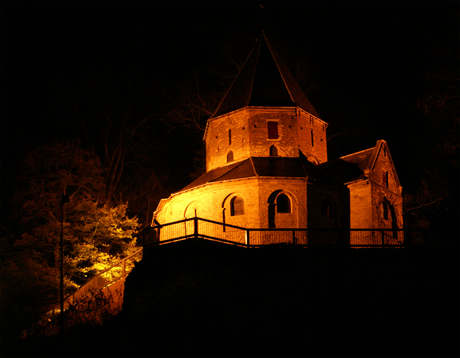 St Nicolaaskapel by night
