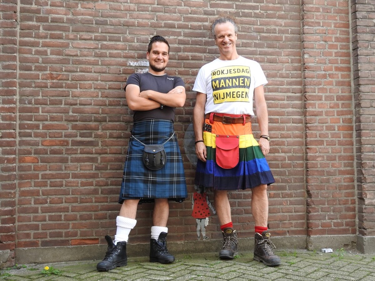 Mannen in rok - foto PatriciadeG - - Zoom.nl