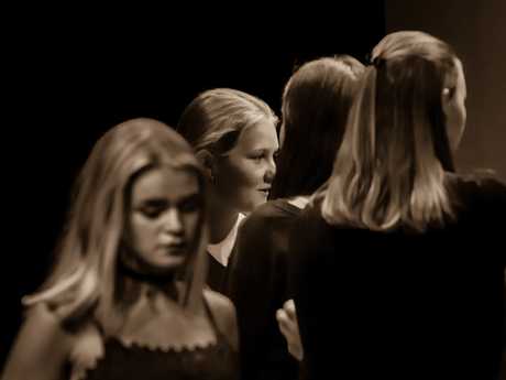 De blik afgewend....