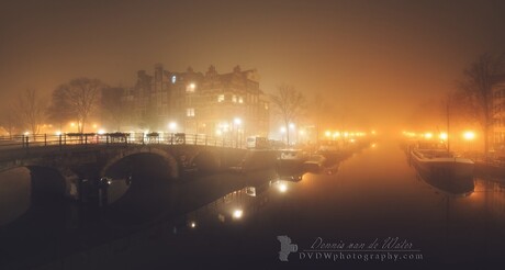 Amsterdam Brouwersgracht fog