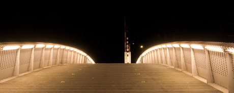 brug in het donker