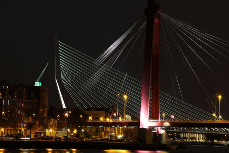 Rotterdam bruggen bij nacht