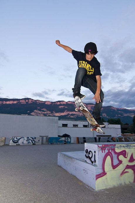 skateboard jumping 1