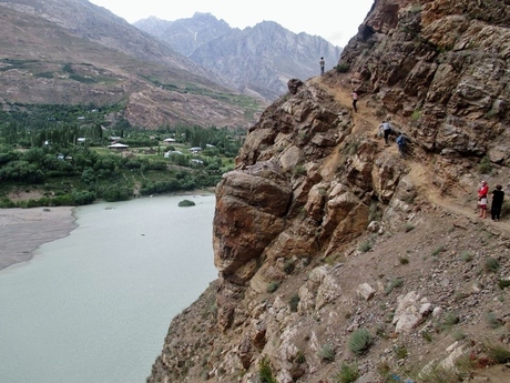 Pop-up bergpad op de Pamir Highway